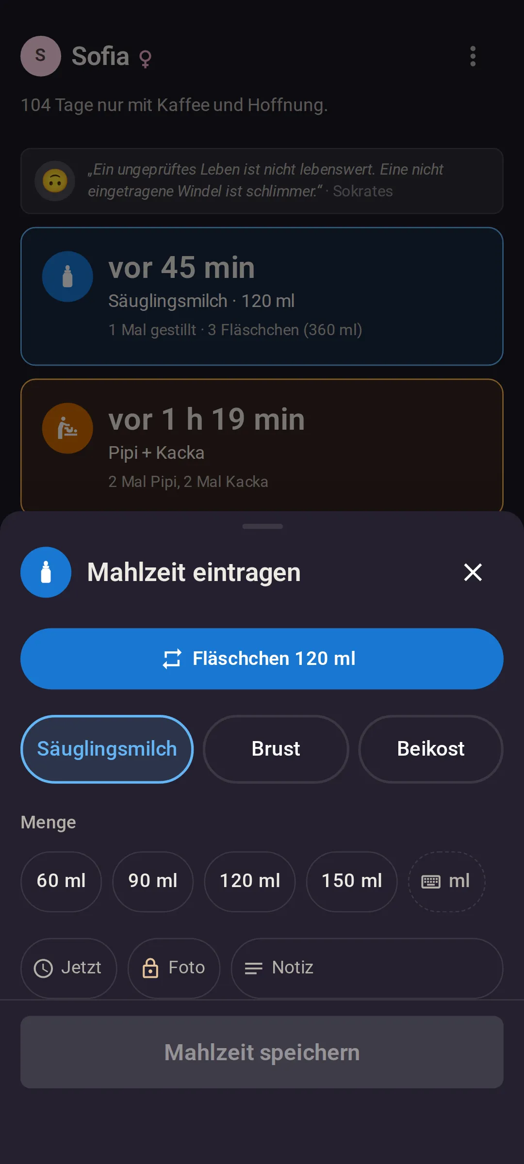 Das Fenster „Mahlzeit eintragen“: eine Taste „Fläschchen 120 ml“, die die letzte Mahlzeit mit einem Tipp wiederholt, Umschalter für Säuglingsmilch, Brust und Beikost, Mengen-Chips für 60, 90, 120 und 150 ml und die Taste „Mahlzeit speichern“.
