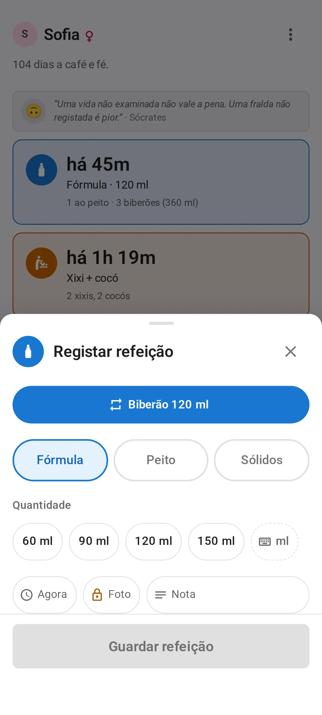 O painel Registar refeição: um botão “Biberão 120 ml” para repetir com um toque, as opções Fórmula, Peito e Sólidos, e valores rápidos de 60, 90, 120 e 150 ml.