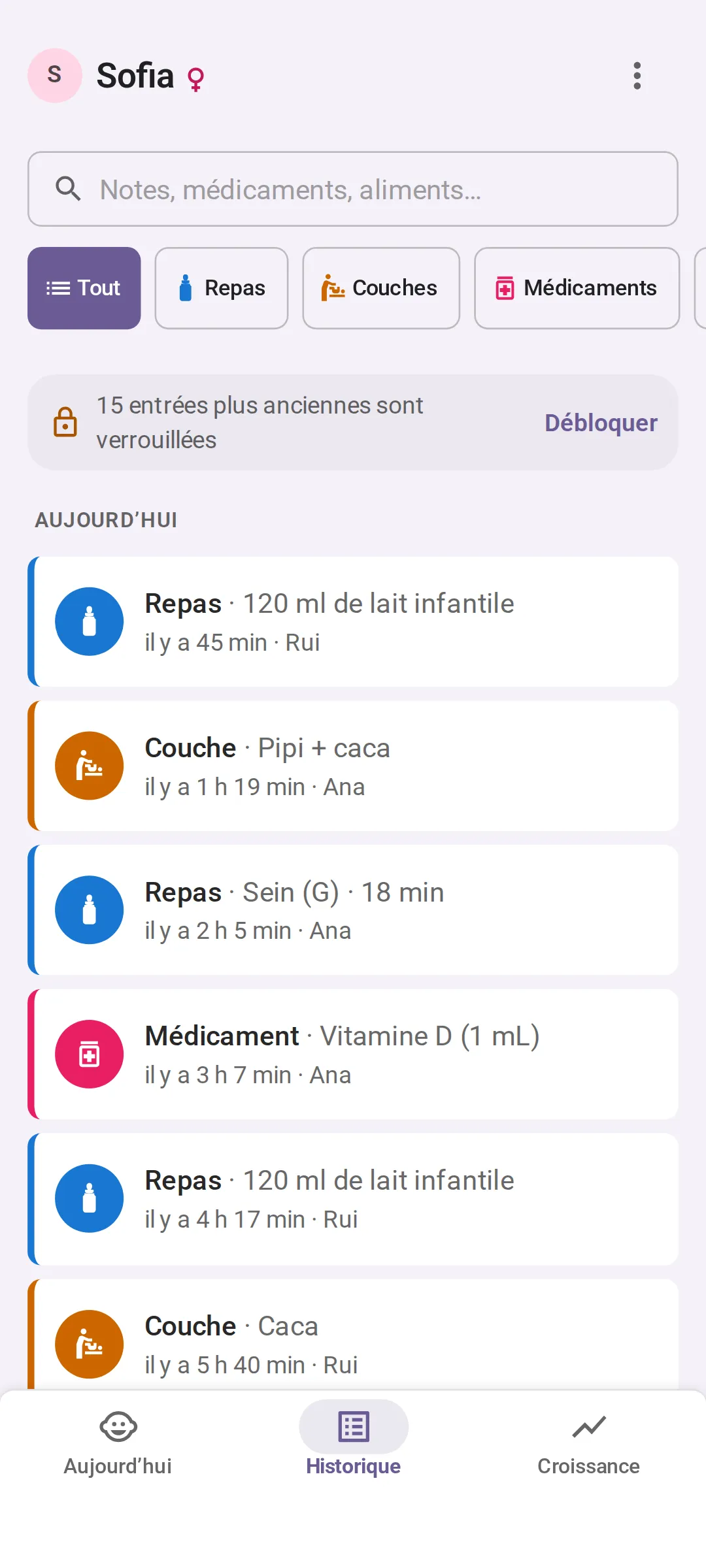 L’Historique du jour dans Bundle of Joy, les plus récentes en premier, chaque entrée signée par la personne qui l’a notée : un biberon de lait infantile de 120 ml il y a 45 minutes par Rui, une couche pipi et caca il y a 1 h 19 min par Ana, une tétée de 18 minutes au sein gauche il y a 2 h 5 min par Ana, et de la vitamine D il y a 3 h 7 min par Ana.